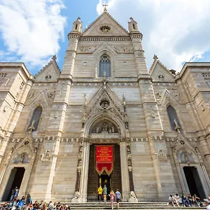 marias-bright-flats-at-the-cathedral.hotels-amalfi.com/