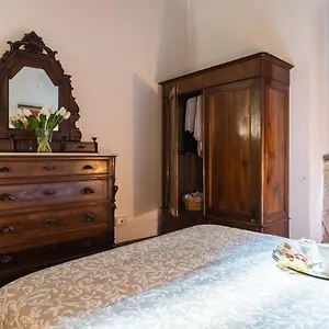 Apartment Secret Coronari, Rome